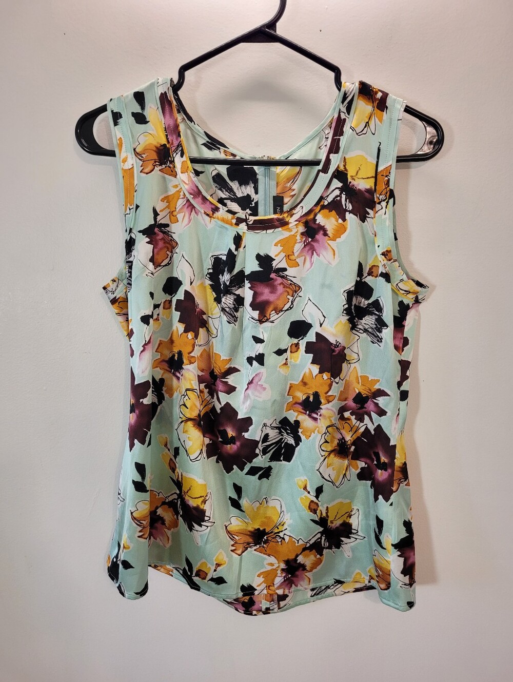 St. John Nwt Mint Multicolor Floral Sleeveless Silk Blouse - S